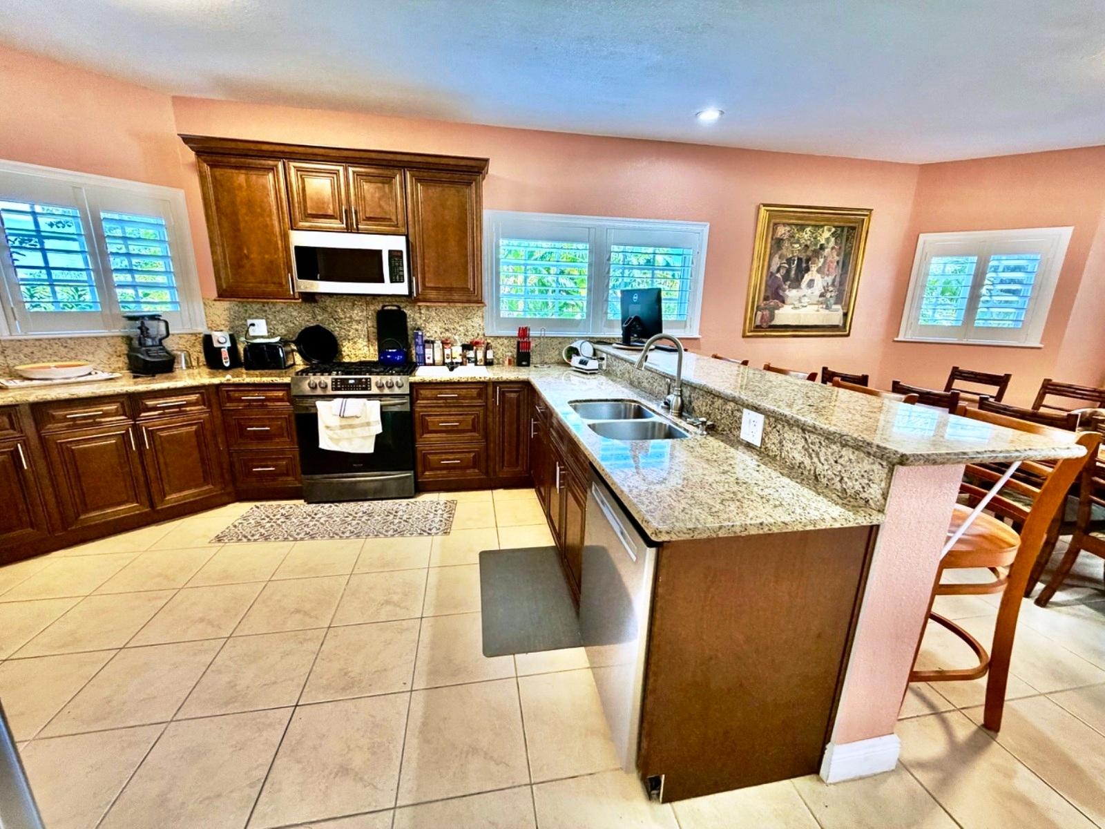 10 ALPINE LANE, PINE BAY