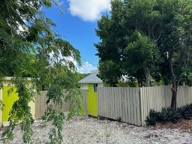 ELEUTHERA ISLAND SHORES