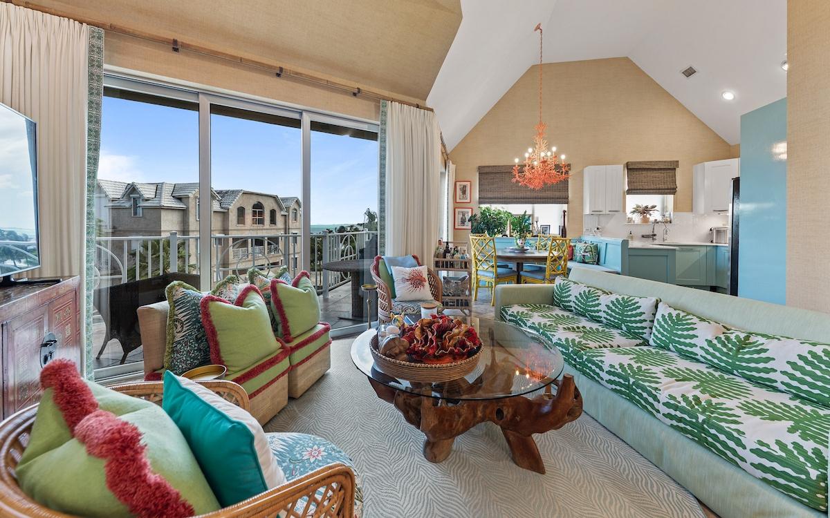 BLDG 4 LOVE BEACH WALK