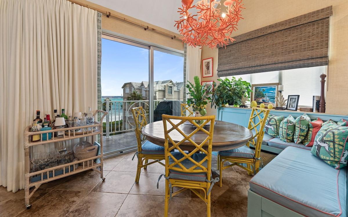 BLDG 4 LOVE BEACH WALK