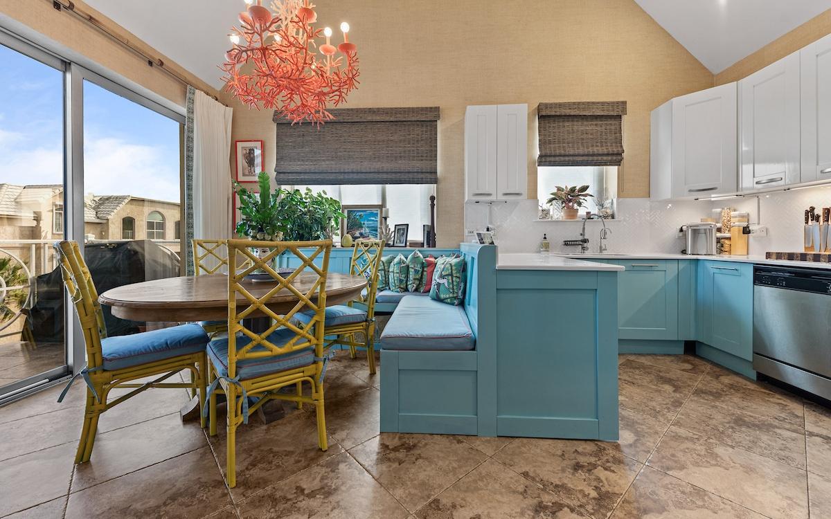 BLDG 4 LOVE BEACH WALK