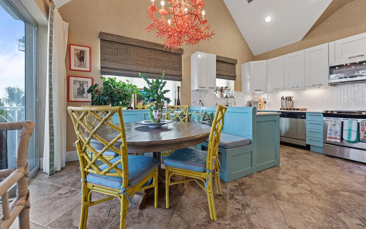 BLDG 4 LOVE BEACH WALK