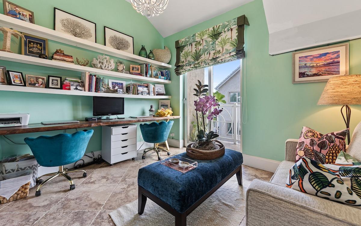 BLDG 4 LOVE BEACH WALK