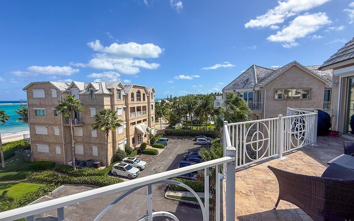 BLDG 4 LOVE BEACH WALK