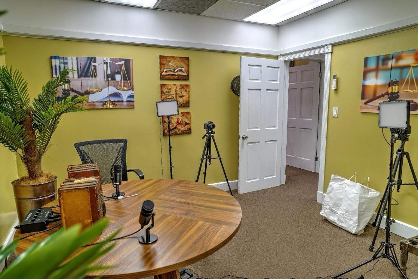 VILLAGE ROAD, HALSBURY CH