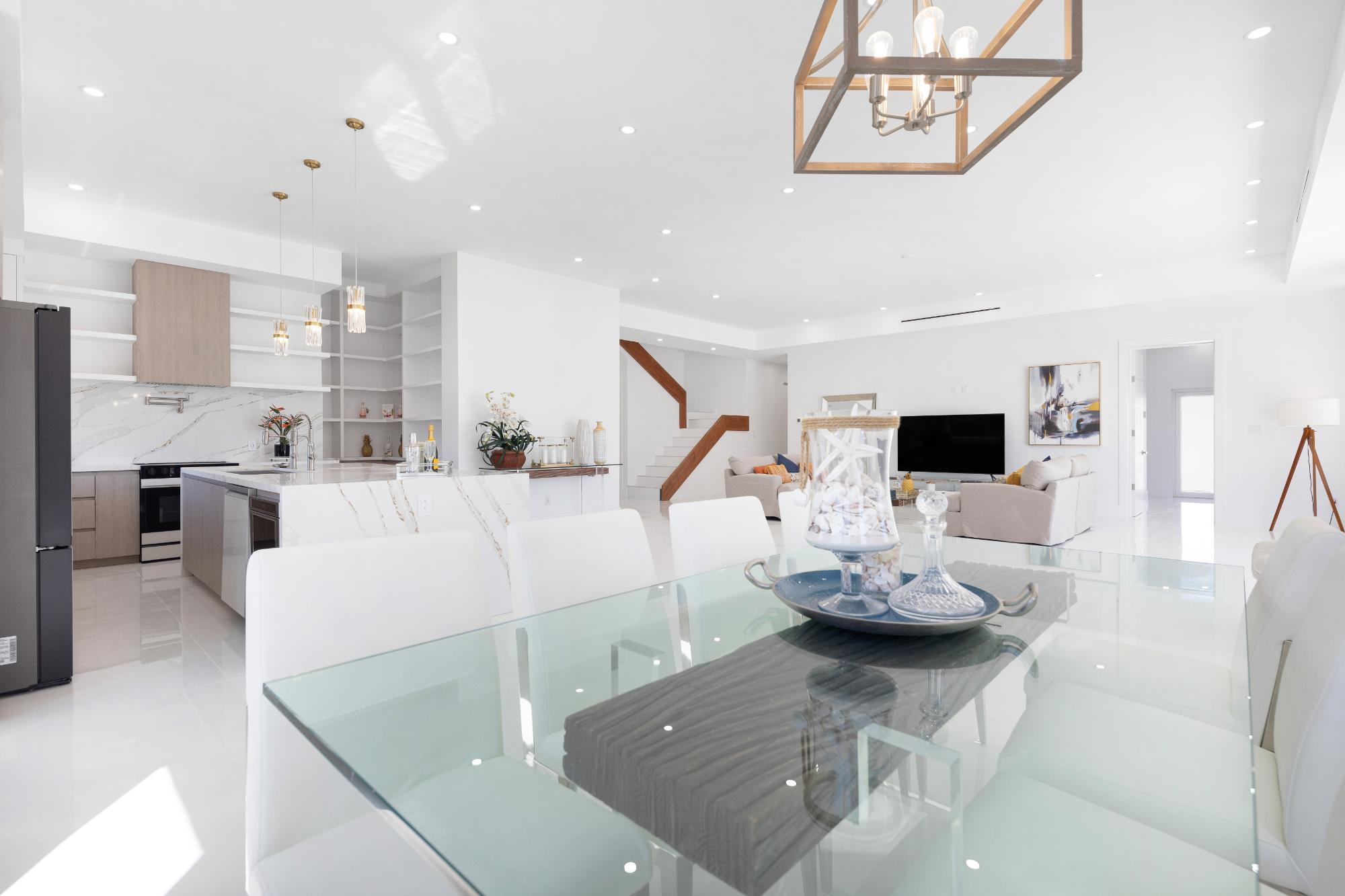 SUNRISE DRIVE, PORT NEW P