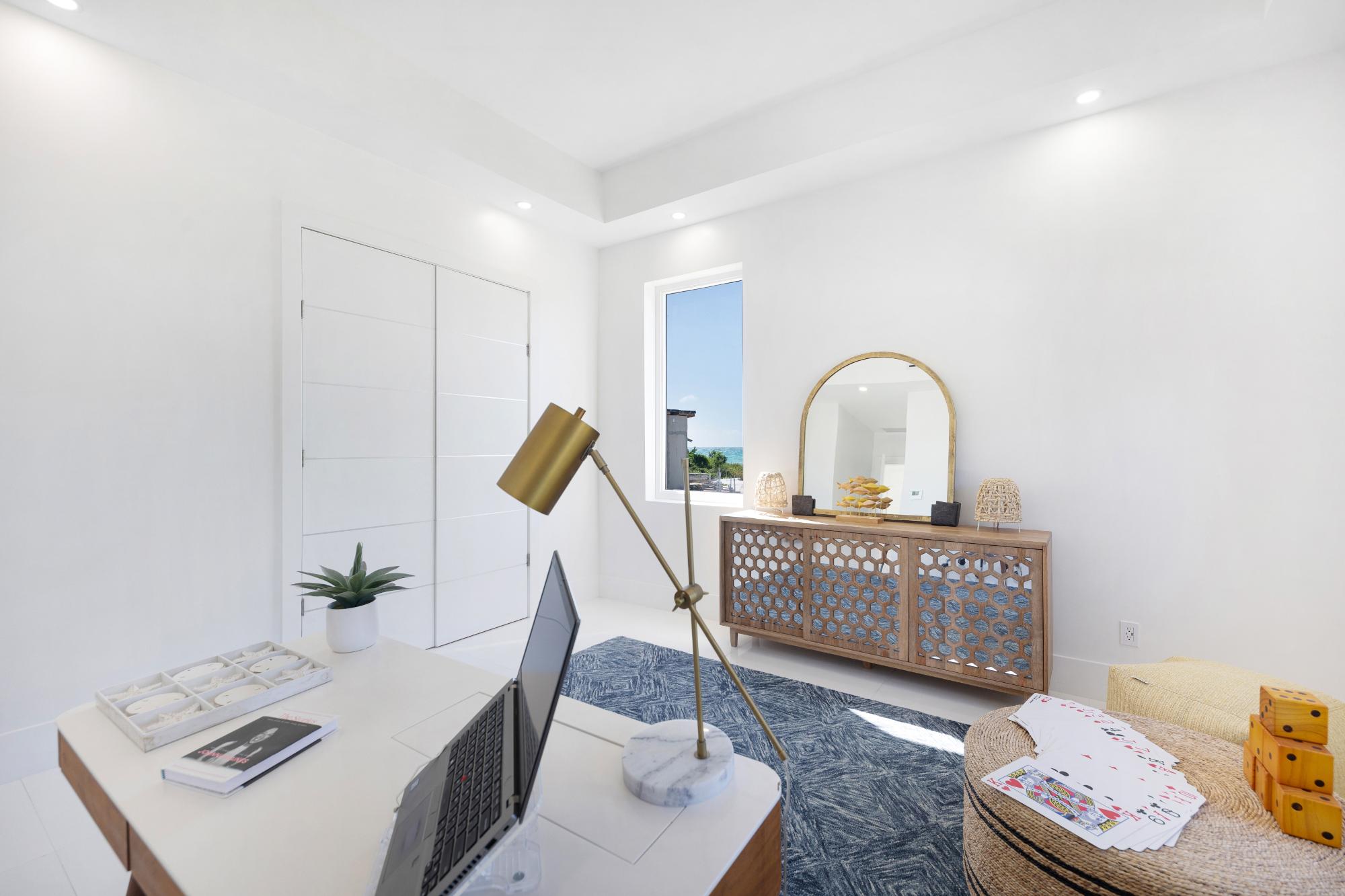 SUNRISE DRIVE, PORT NEW P