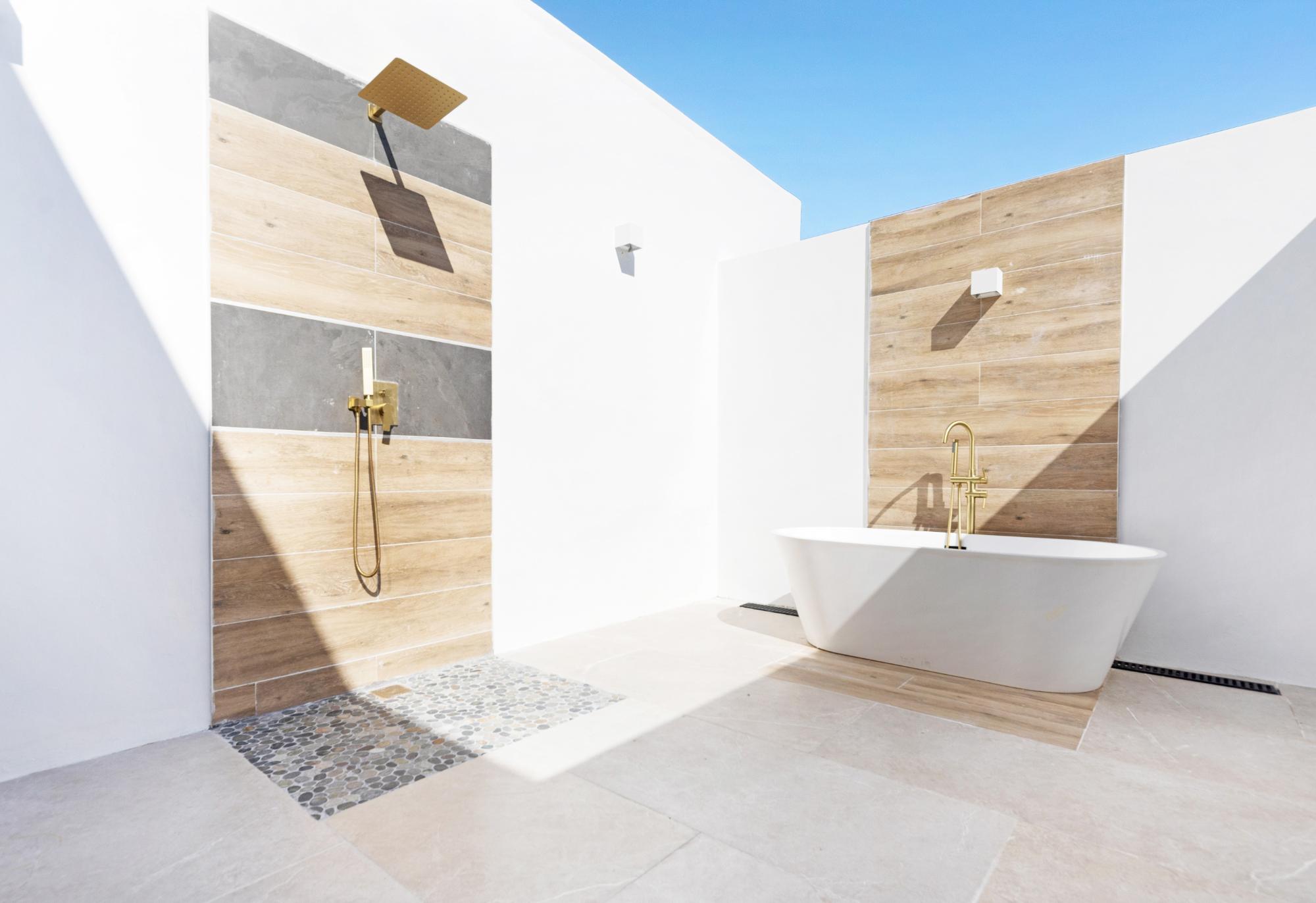 SUNRISE DRIVE, PORT NEW P