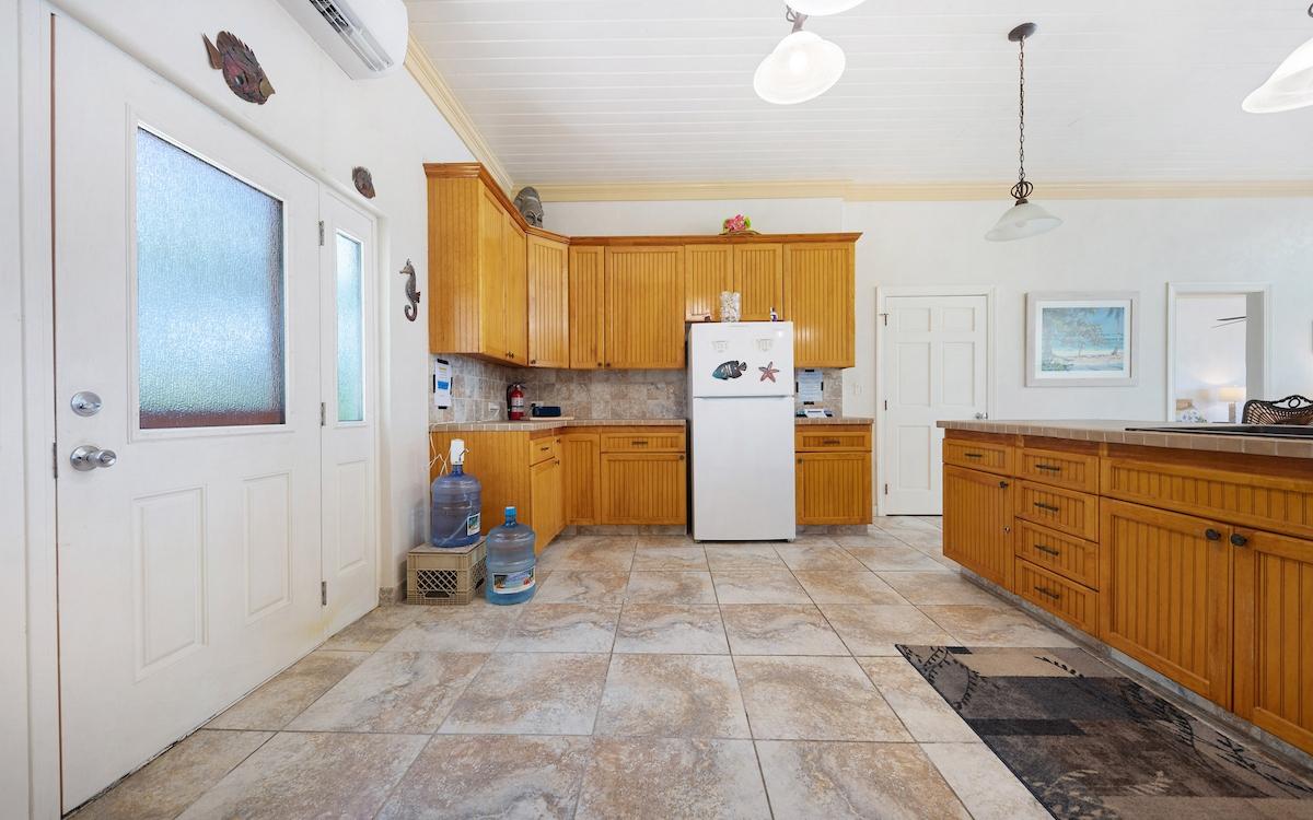 8 BREEZE AWAY ESTATES