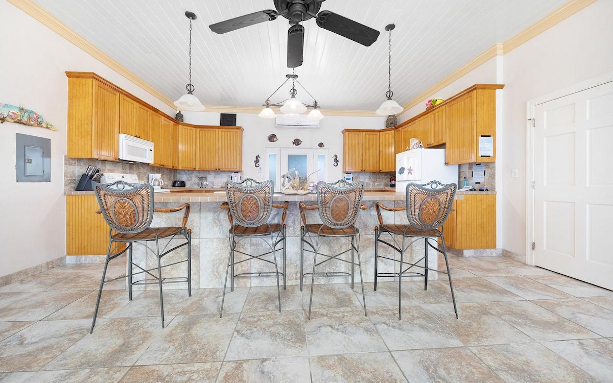 8 BREEZE AWAY ESTATES