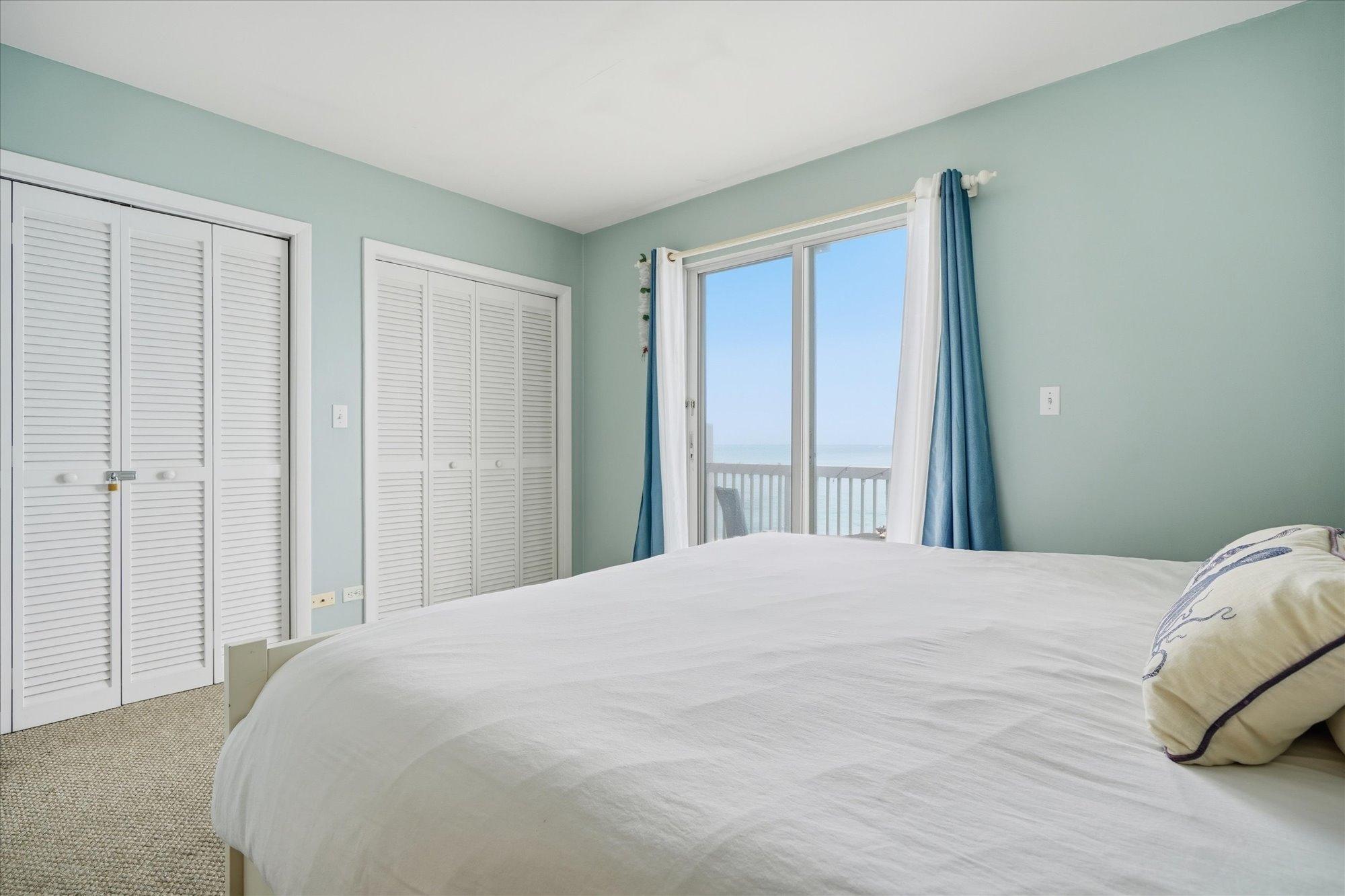 60 DELAPORTE POINT
