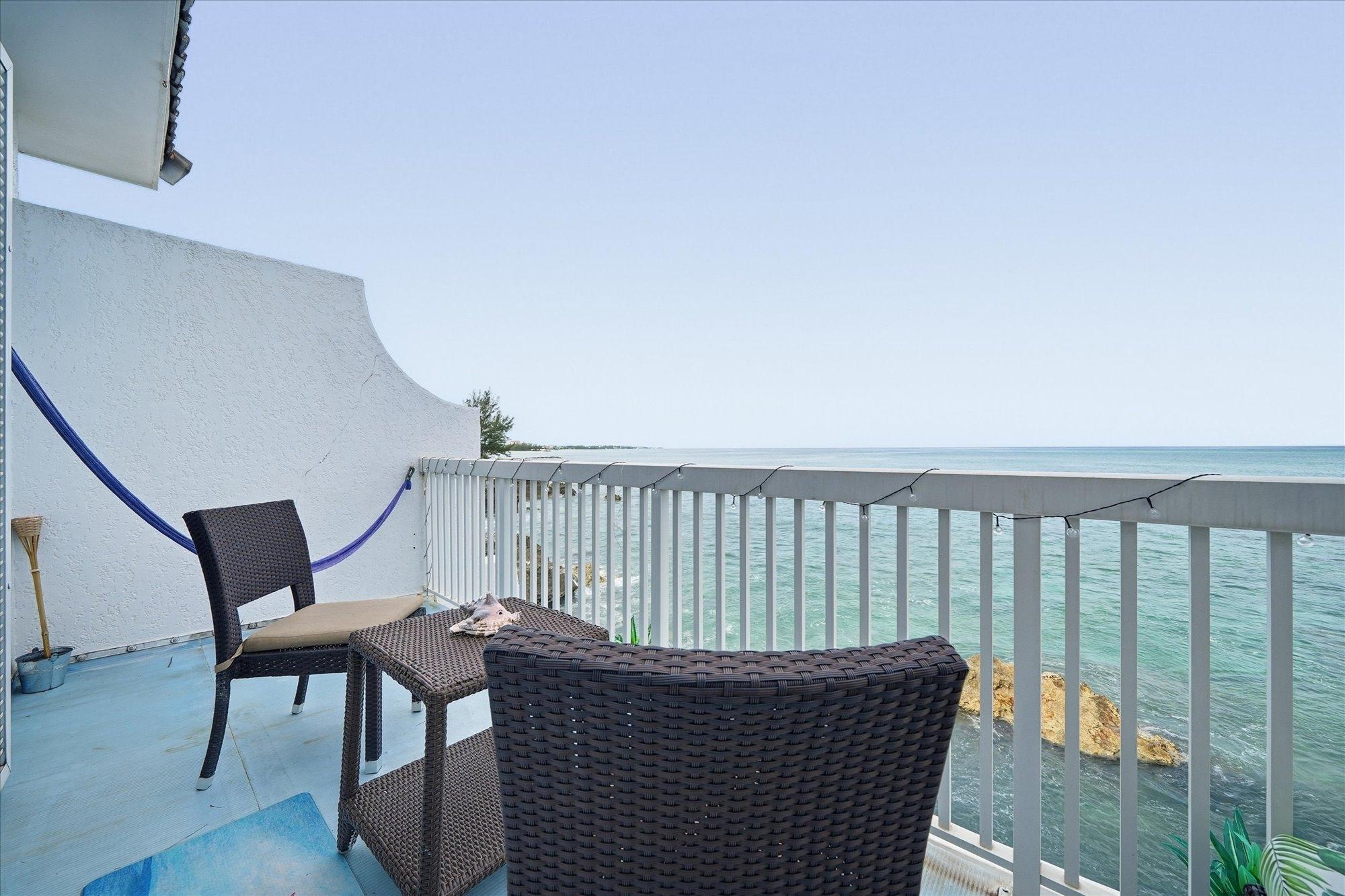 60 DELAPORTE POINT