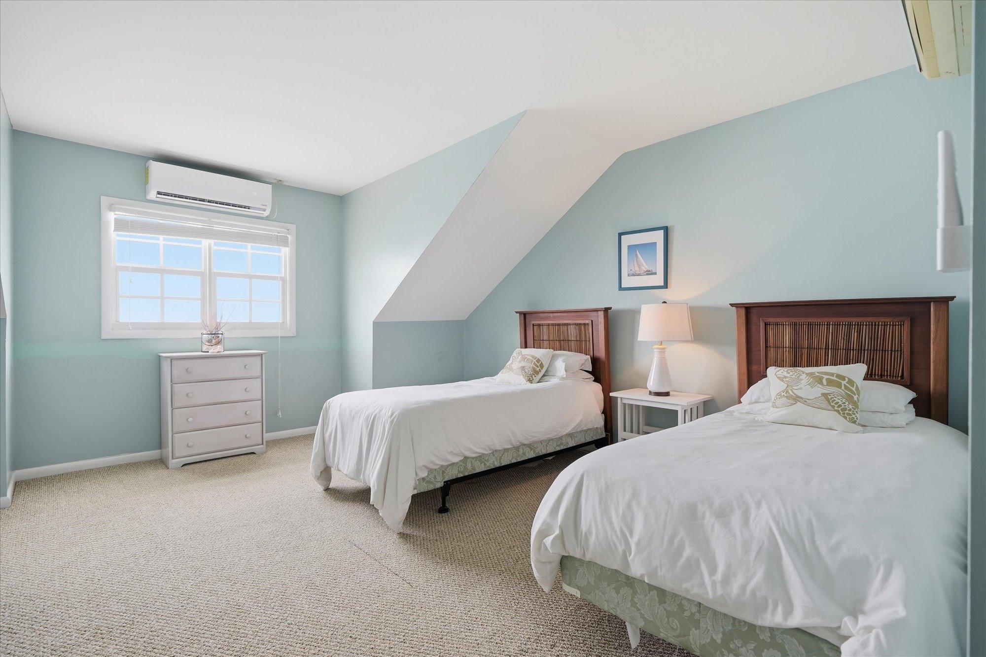 60 DELAPORTE POINT