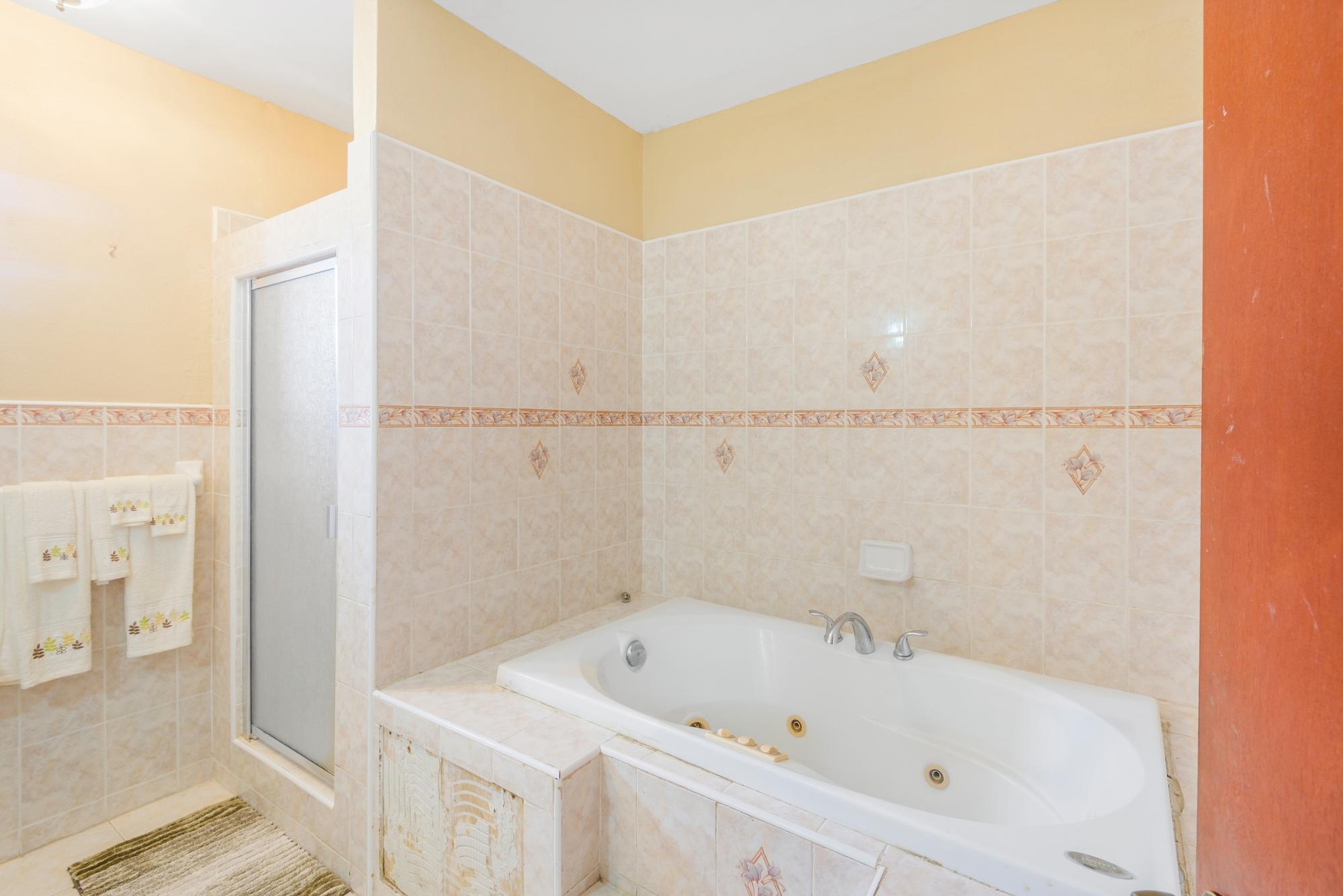 KNOWLES DR, FAITH GARDENS