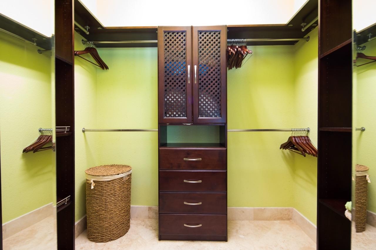 COLONY BAY TRI-PLEX EST.