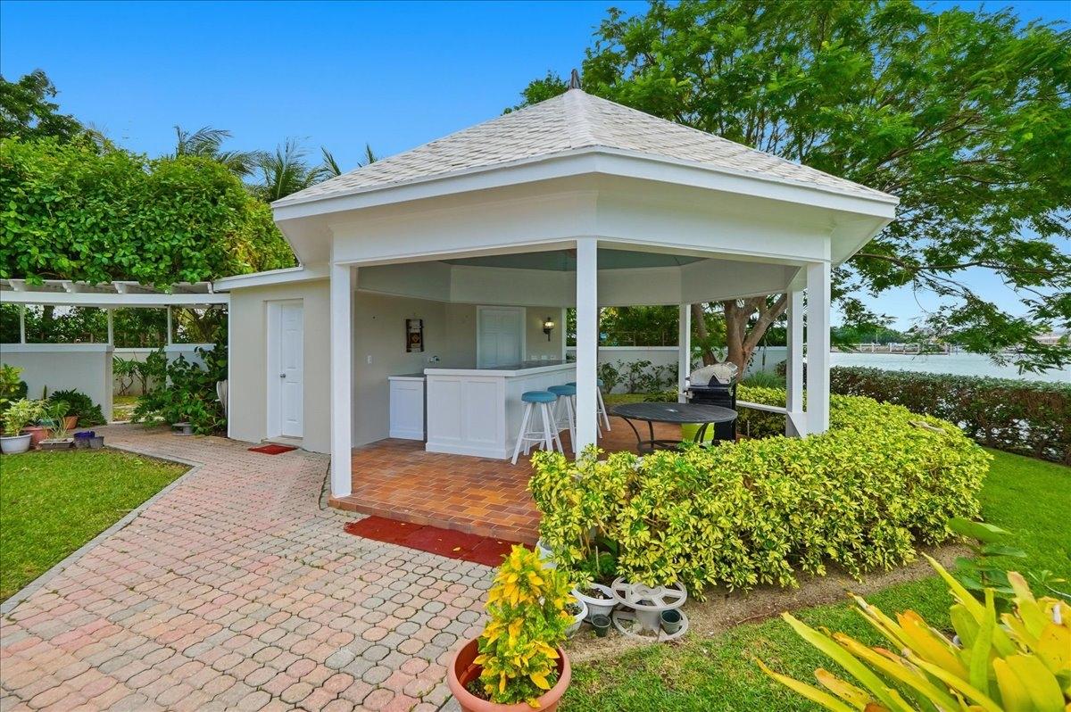 8 PORT NEW PROVIDENCE