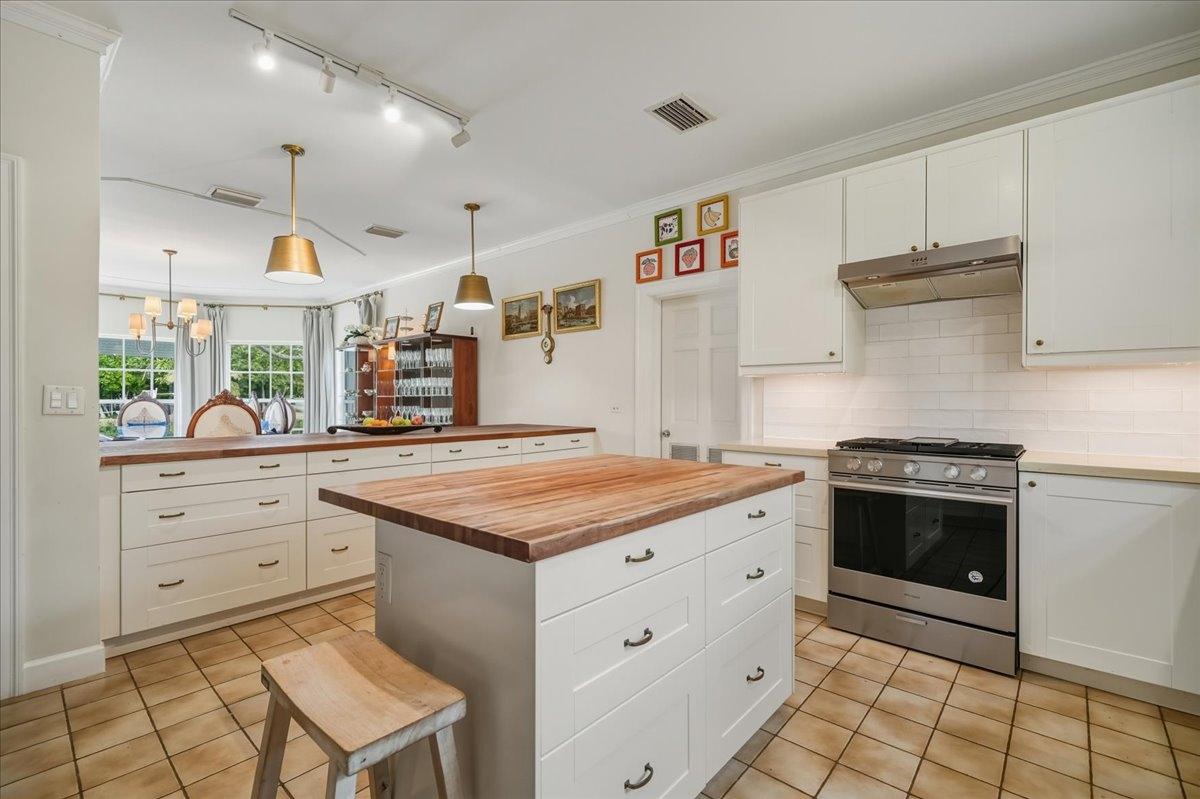 8 PORT NEW PROVIDENCE