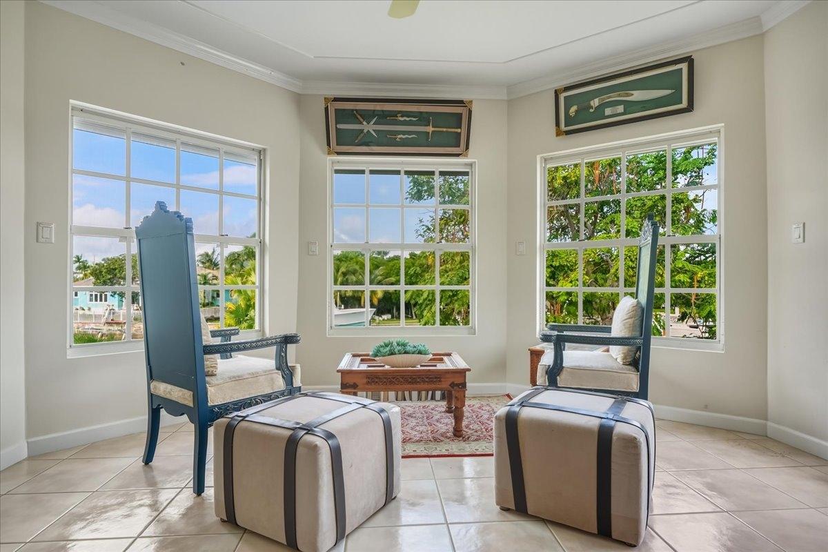 8 PORT NEW PROVIDENCE