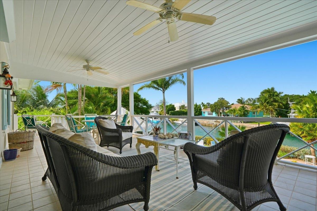 8 PORT NEW PROVIDENCE