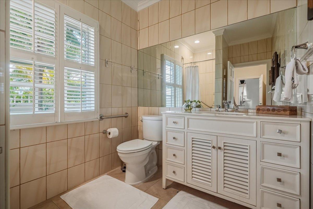 8 PORT NEW PROVIDENCE