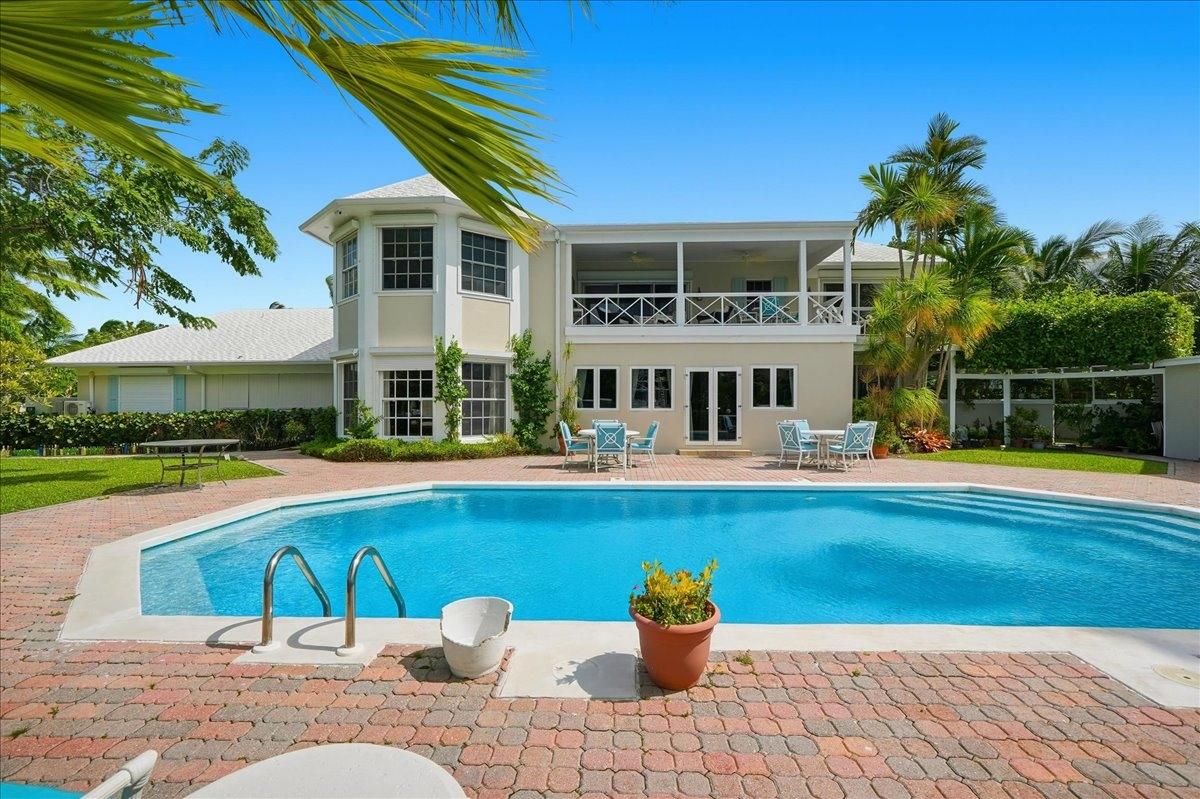 8 PORT NEW PROVIDENCE