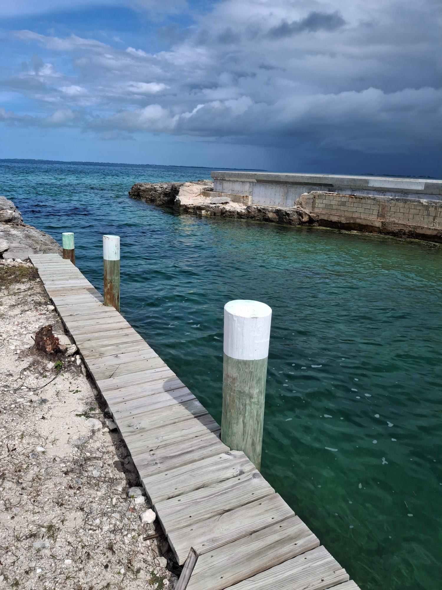 PELICAN SHORES/DUCK POND