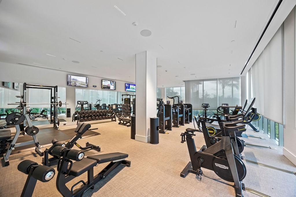 PENTHOUSE 7 | GOLDWYNN