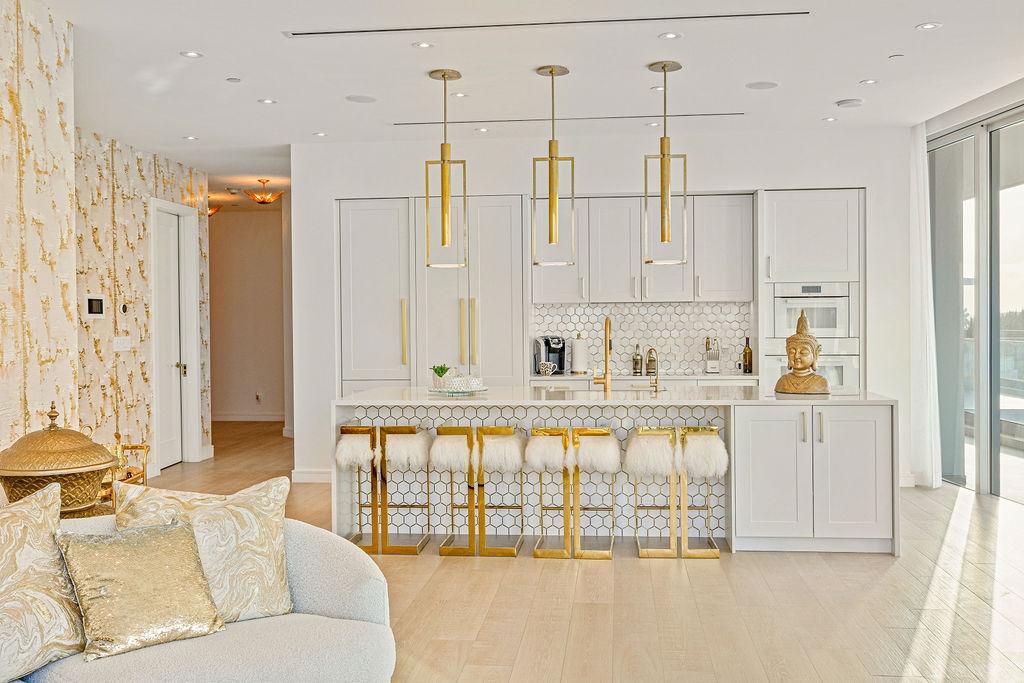 PENTHOUSE 7 | GOLDWYNN