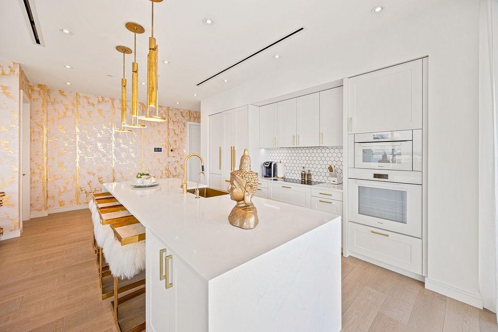 PENTHOUSE 7 | GOLDWYNN