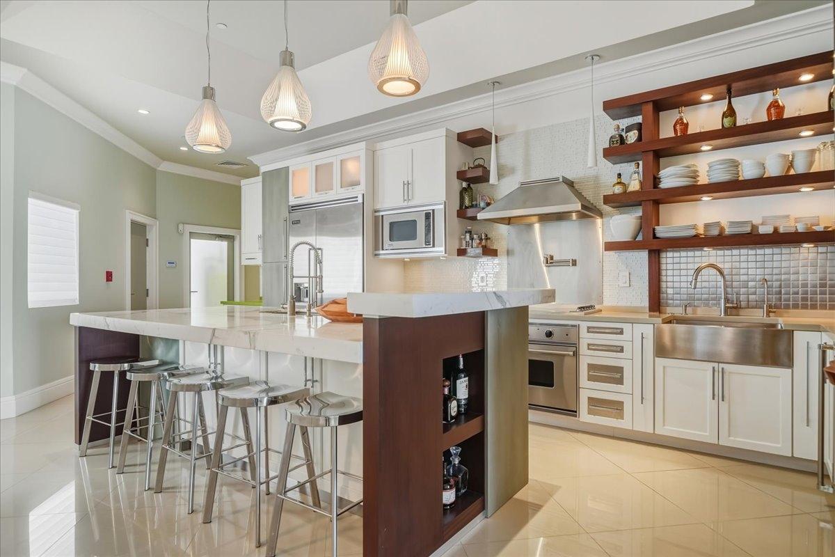 PENTHOUSE 1, B2 CAVES HTS