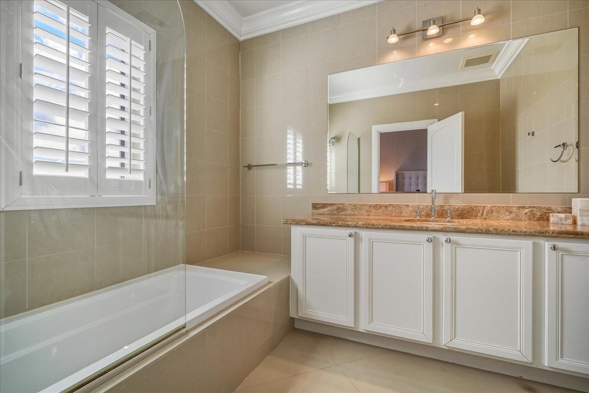 PENTHOUSE 1, B2 CAVES HTS