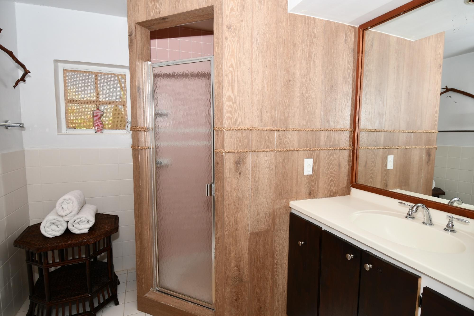 Orange House, Lot 60