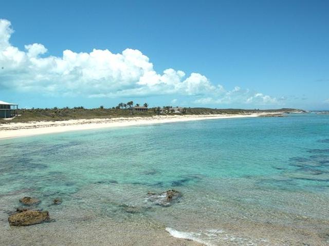 BEACHFRONT LOT – MCKANN’S