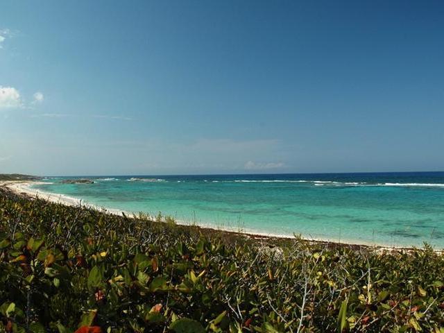 BEACHFRONT LOT – MCKANN’S