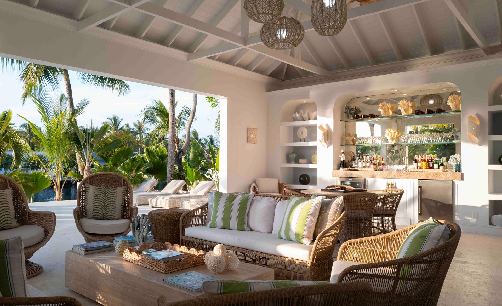 MANSION IN LYFORD CAY