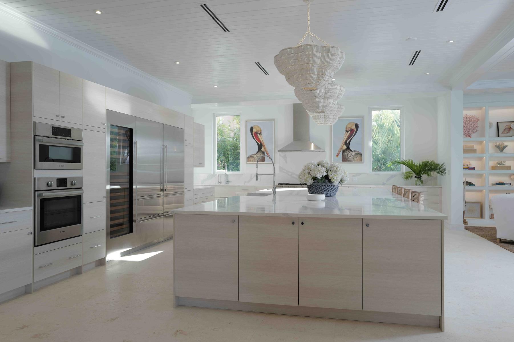 MANSION IN LYFORD CAY