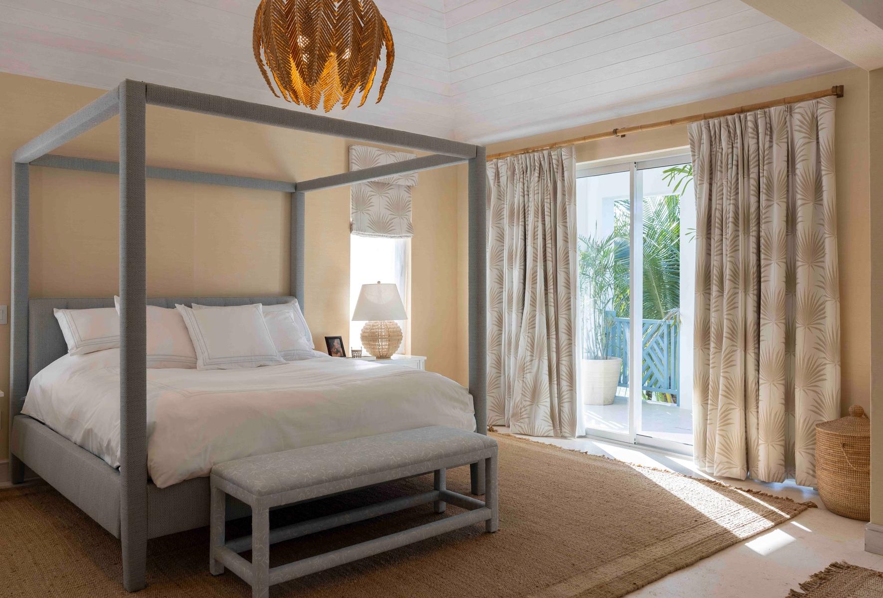 MANSION IN LYFORD CAY