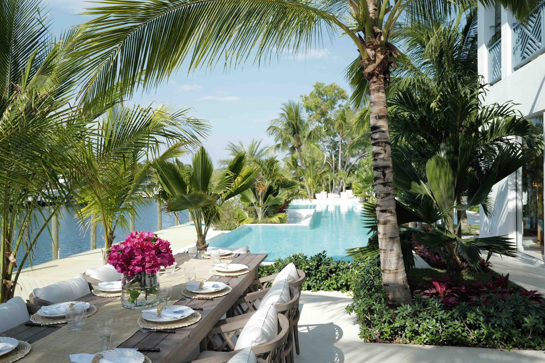 MANSION IN LYFORD CAY