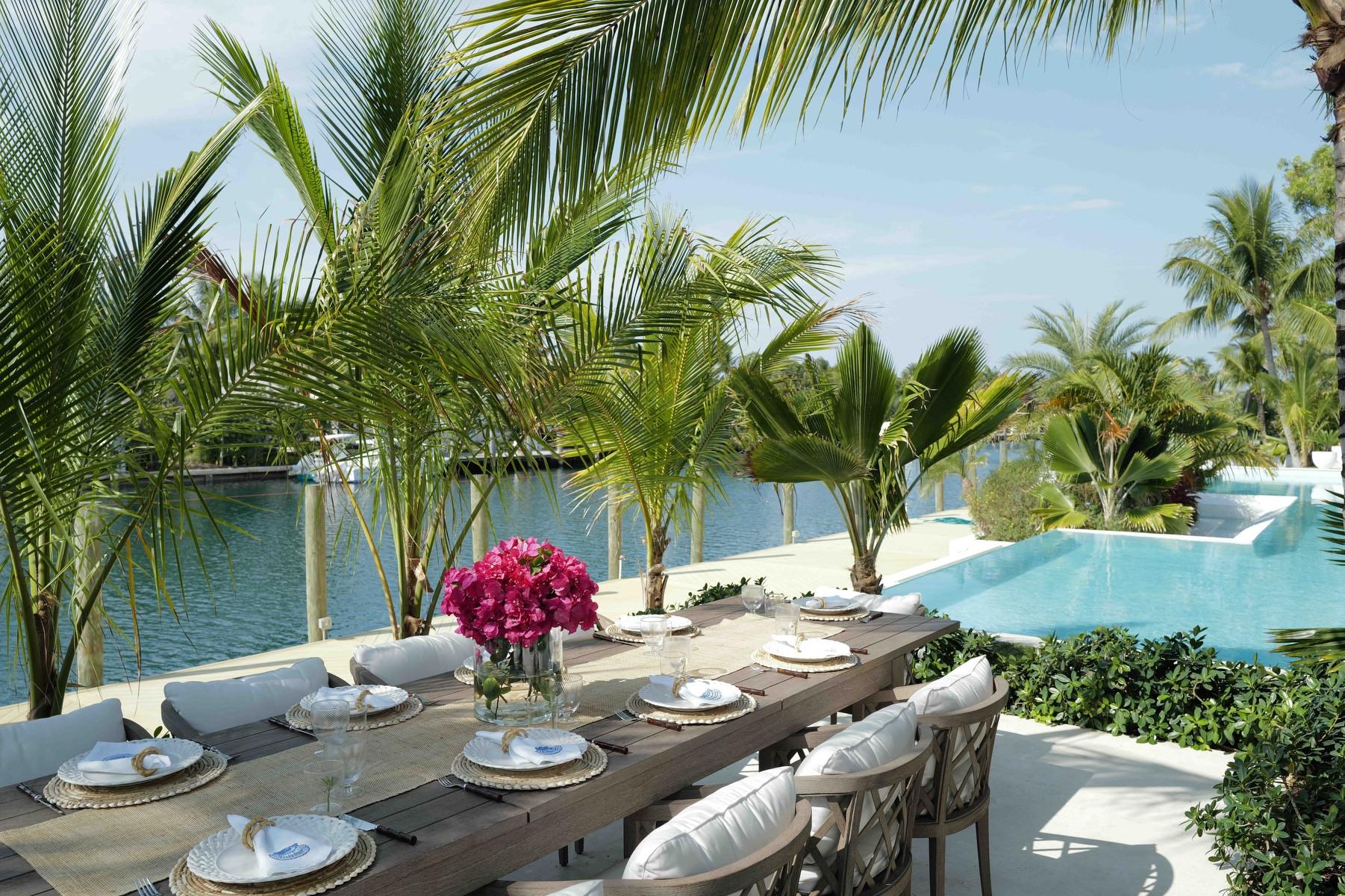 MANSION IN LYFORD CAY