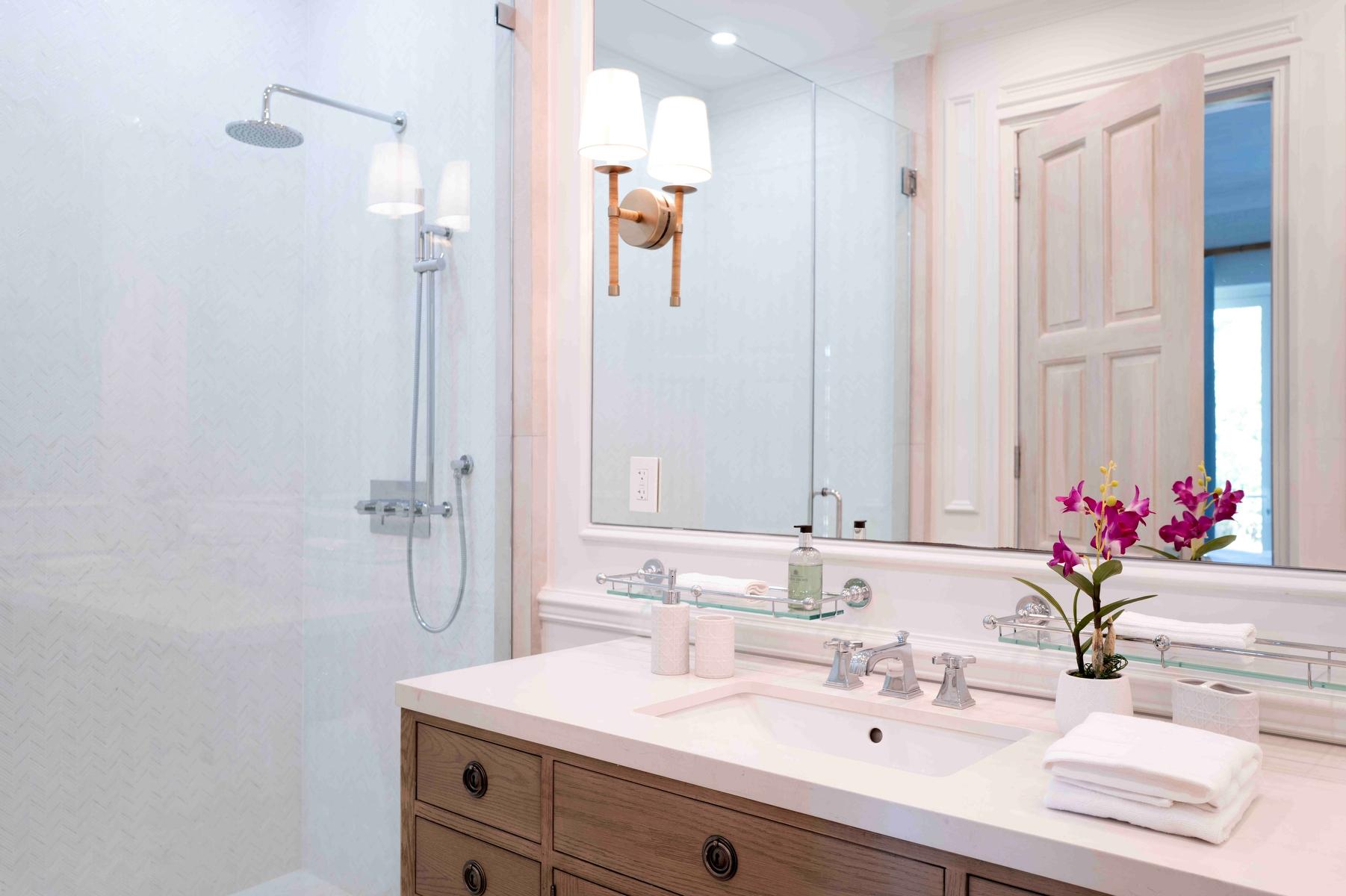 MANSION IN LYFORD CAY