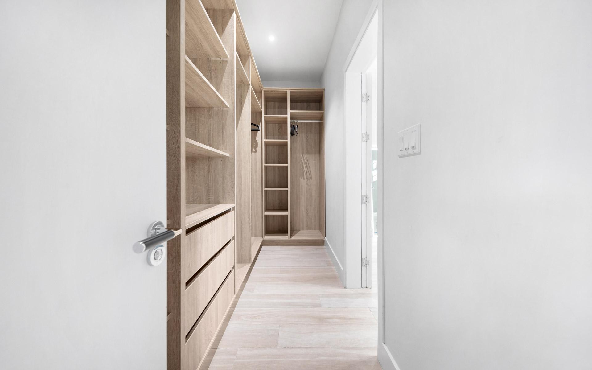 20 GALLEON BAY AND SLIP 8