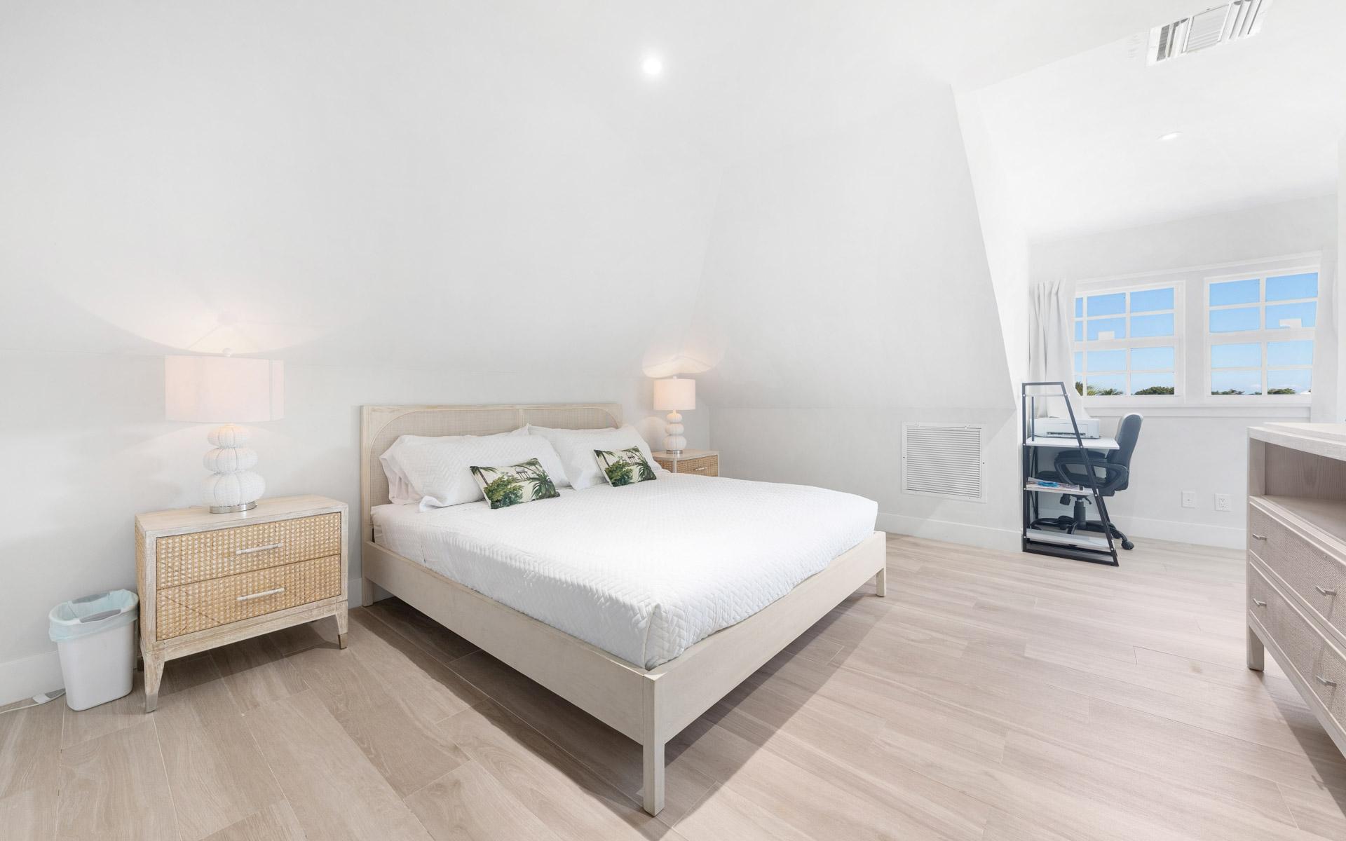 20 GALLEON BAY AND SLIP 8