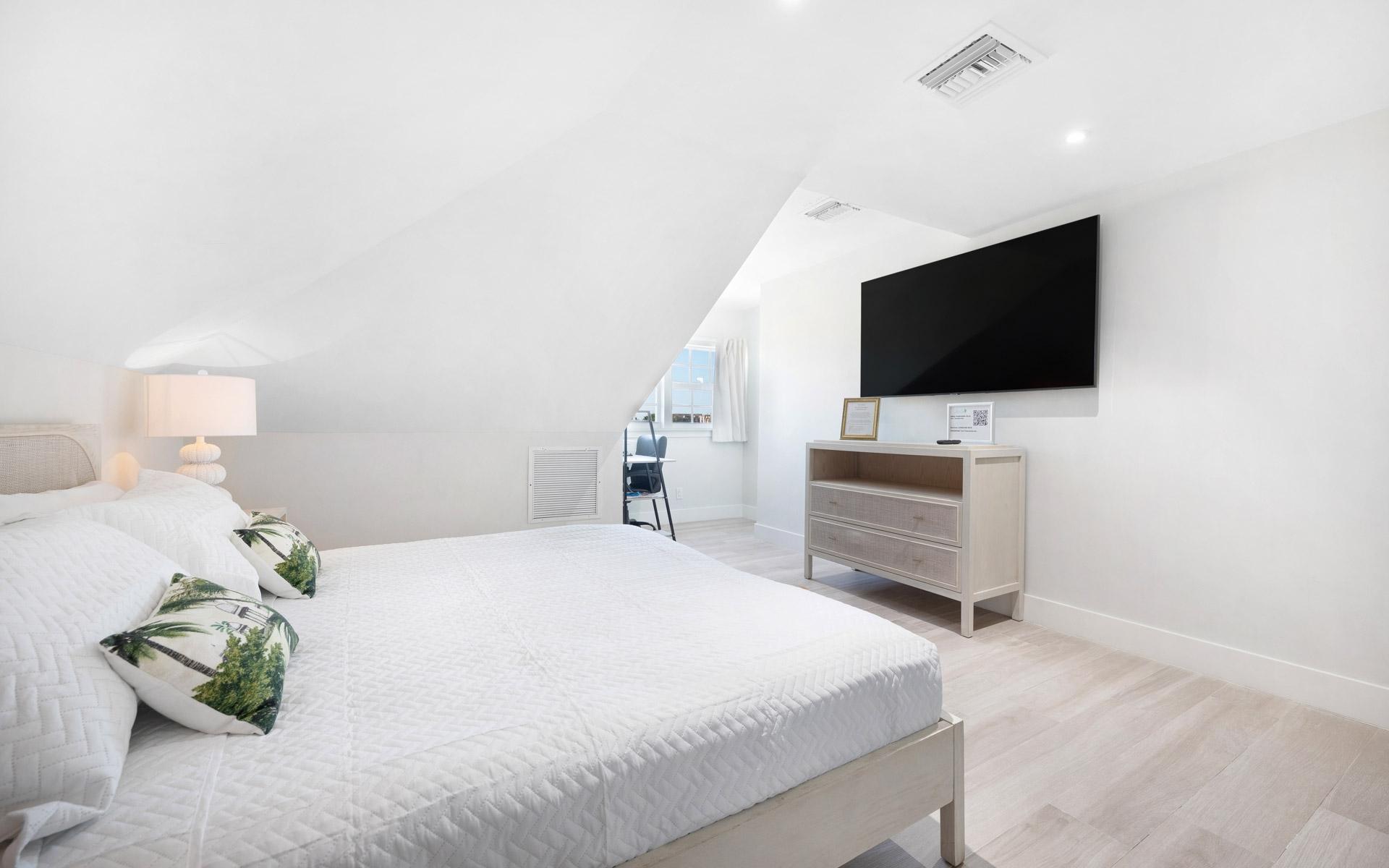 20 GALLEON BAY AND SLIP 8