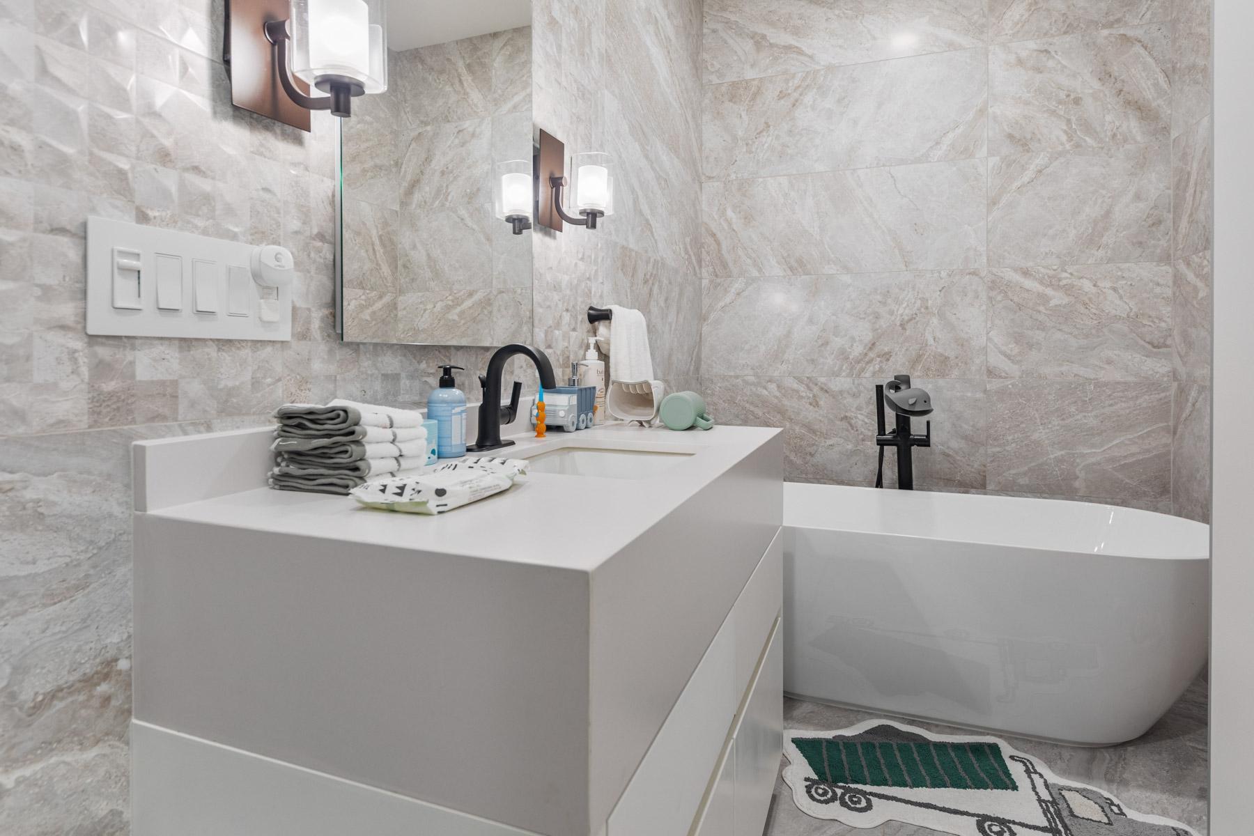 104 HARBOURWAY OCEAN CLUB