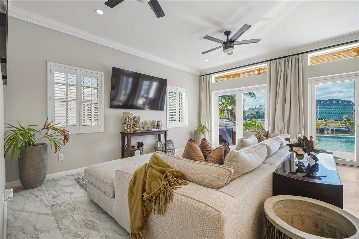 #9 KINGFISHER ISLAND