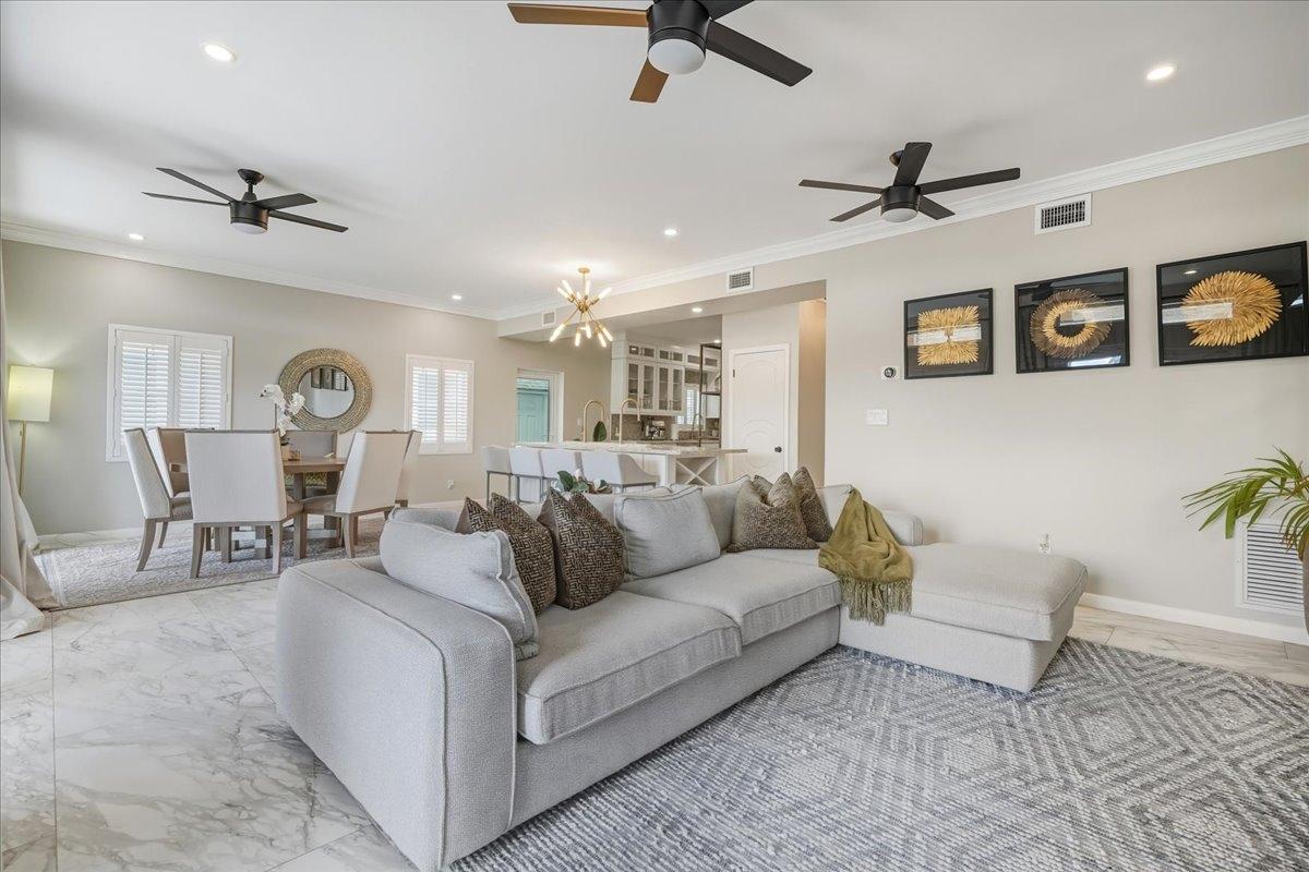 #9 KINGFISHER ISLAND