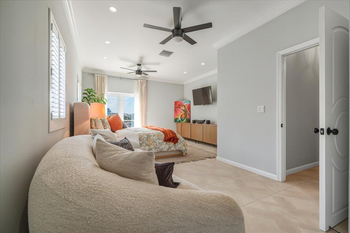 #9 KINGFISHER ISLAND