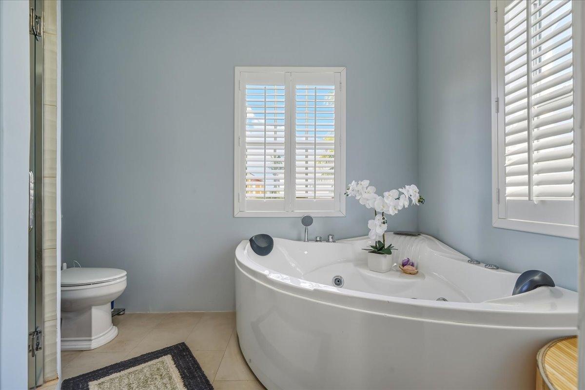 #9 KINGFISHER ISLAND