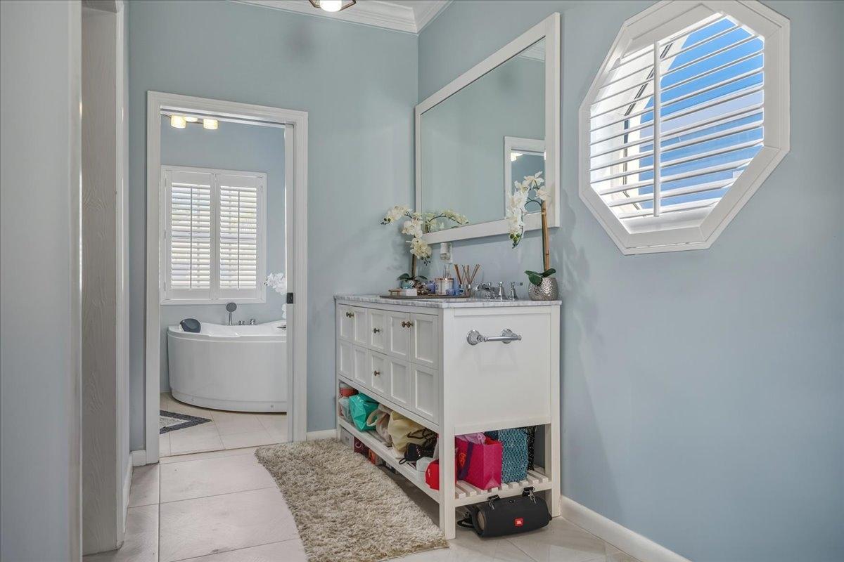 #9 KINGFISHER ISLAND