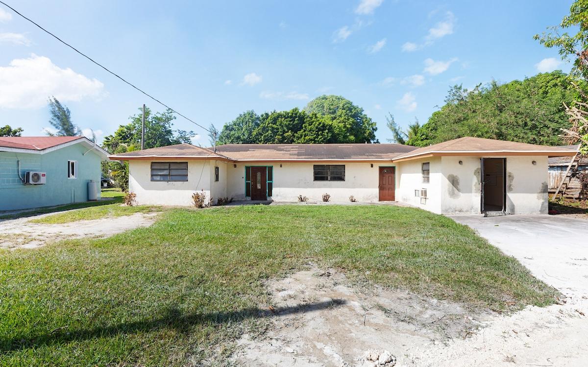 QUEEN’S HGHWAY DEEP CREEK